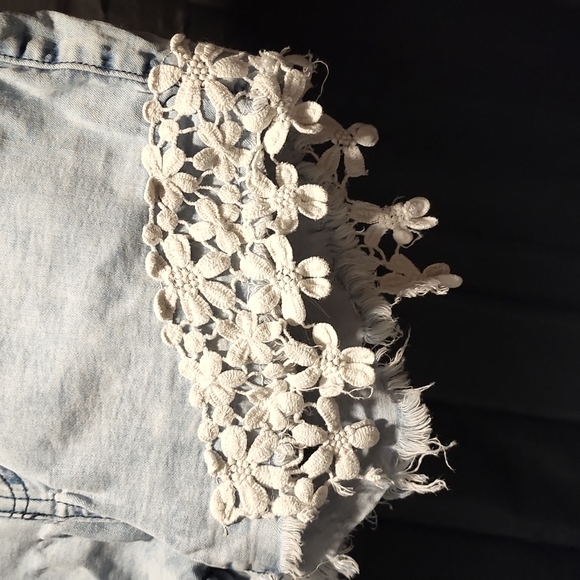 3/$25 ANGEL KISS Denim Jean Mid Rise Shorts Juniors size 15 - Picture 2 of 8